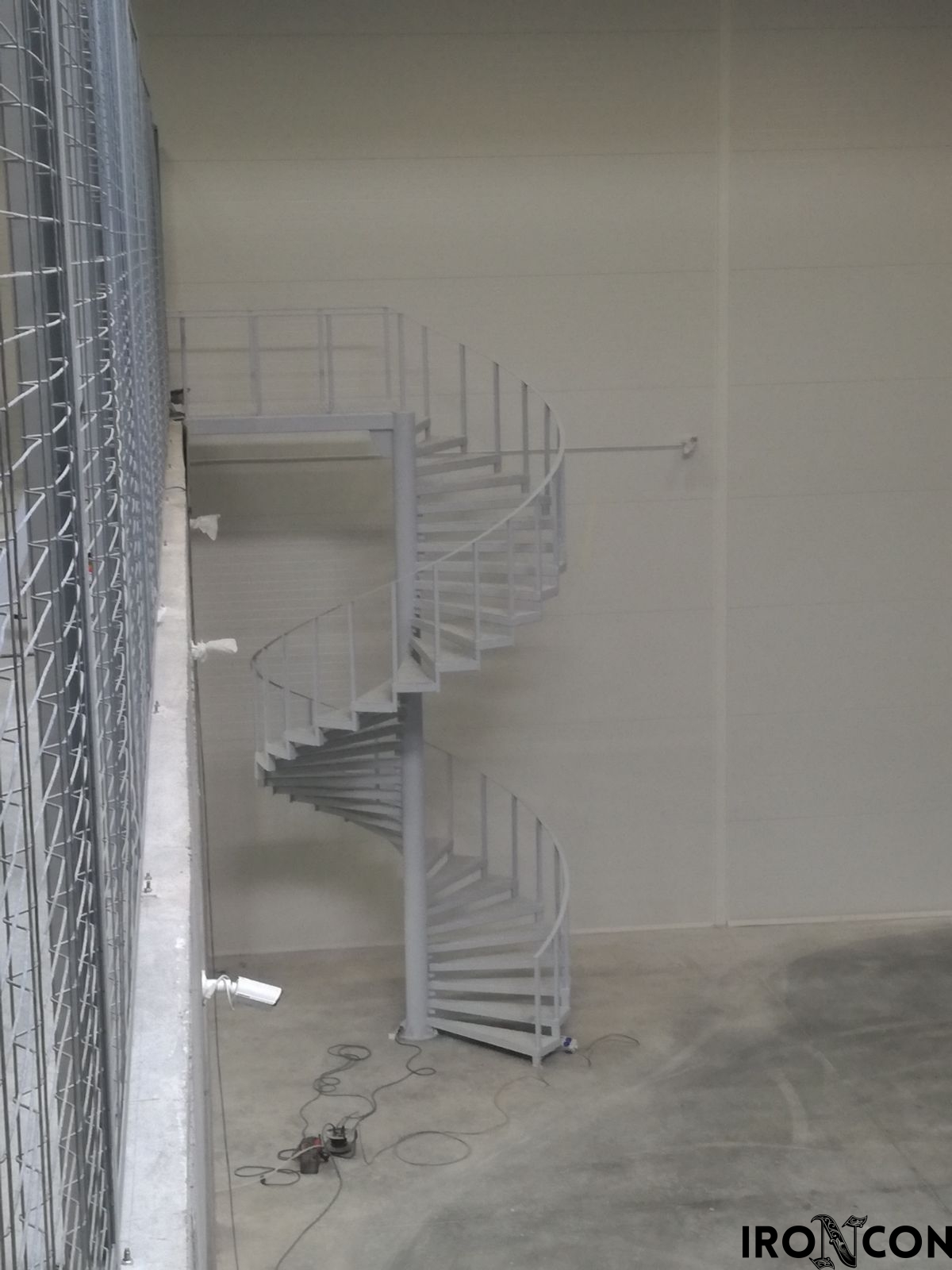 scară spirală metalică pentru exterior
