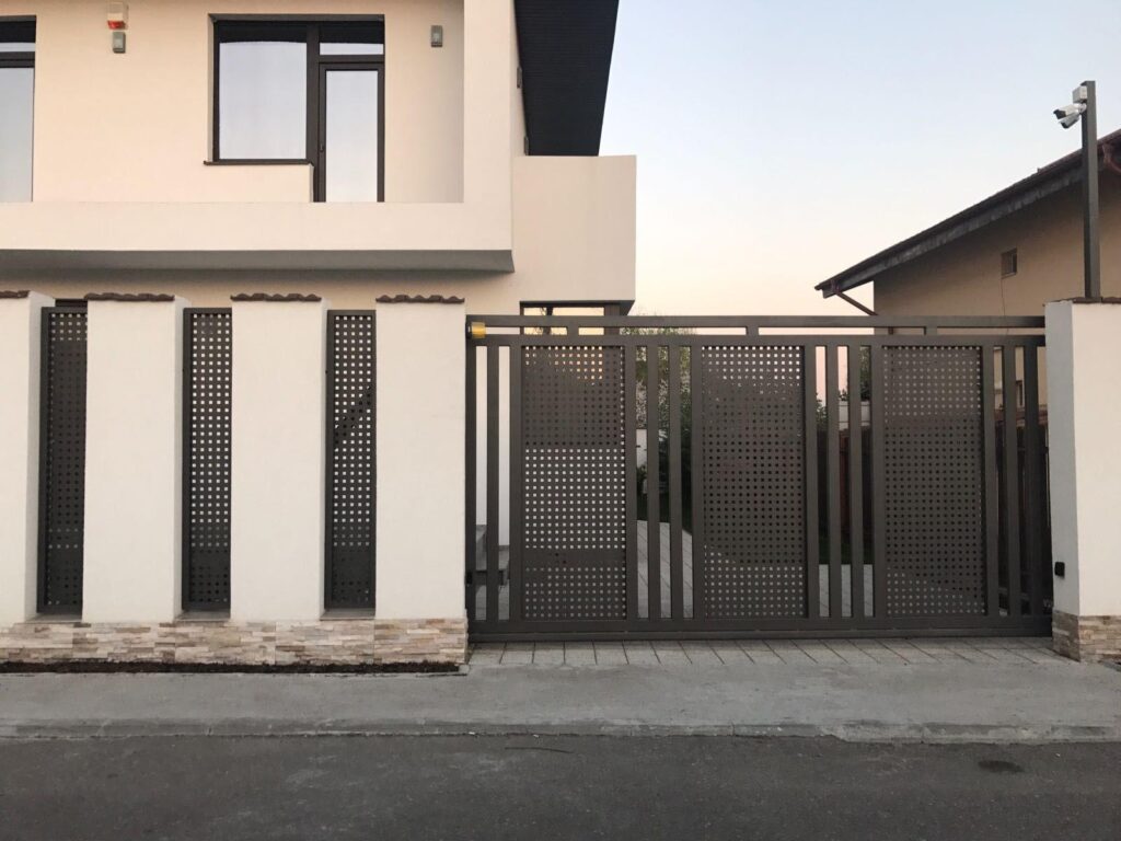 tablă perforată metalică cu design decorativ