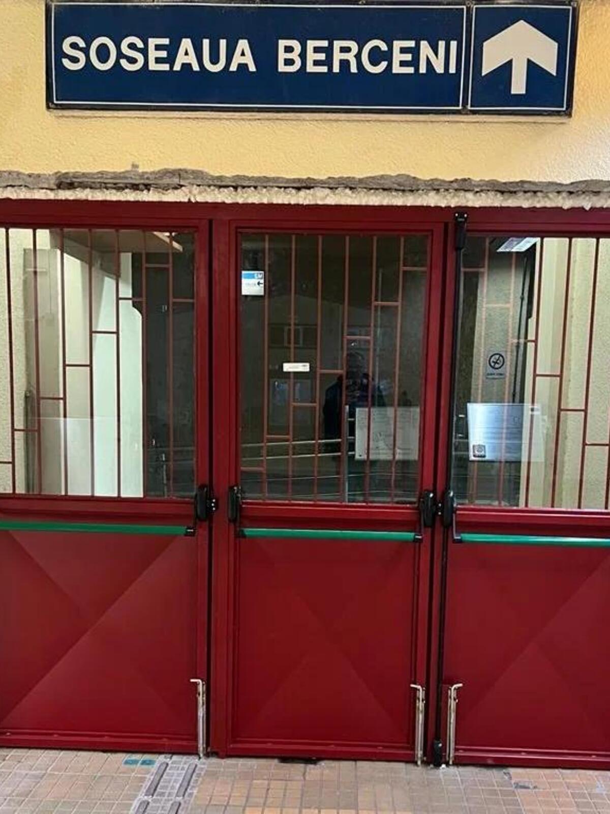 uși industriale metalice pentru acces metrou